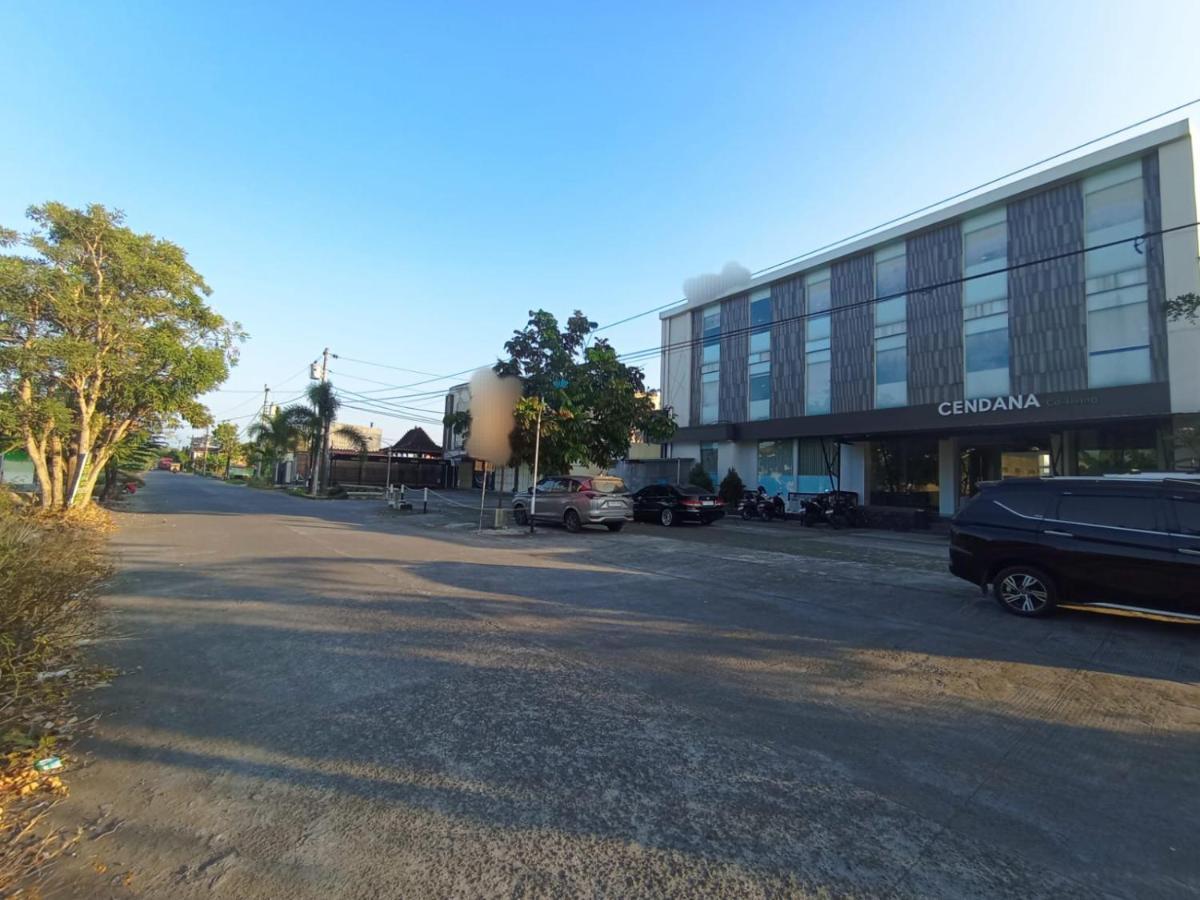 Hotel Cendana Coliving Solo Baru Extérieur photo