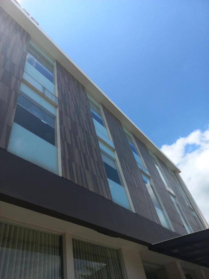 Hotel Cendana Coliving Solo Baru Extérieur photo
